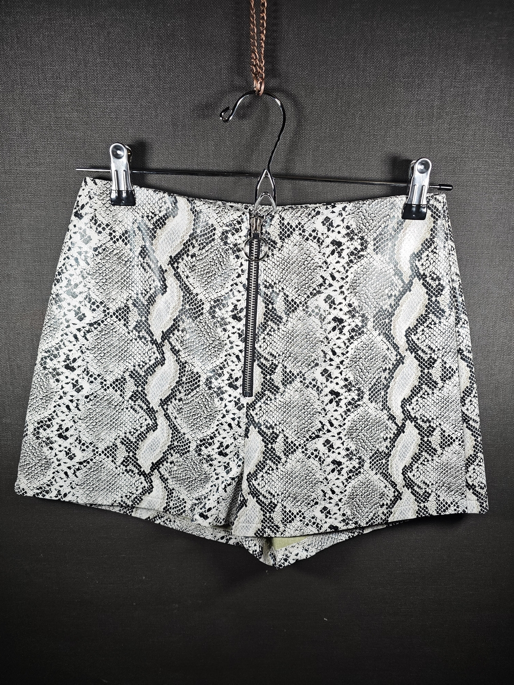 Snake-Print High-Waist Women’s Shorts with Front Zip